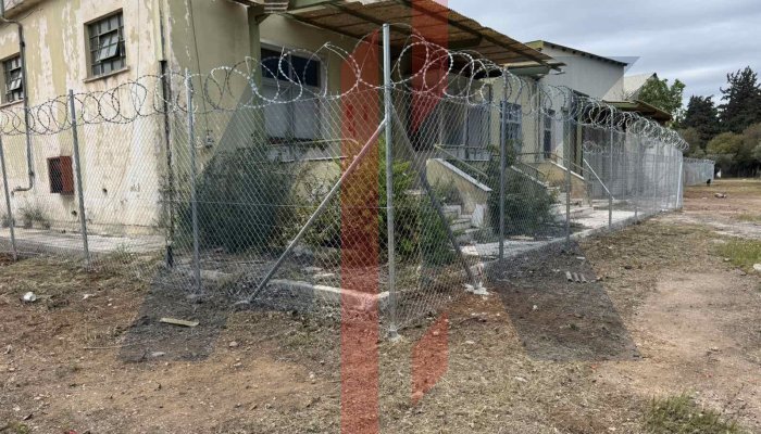 Περίφραξη οικοπέδου με κονσερτίνα